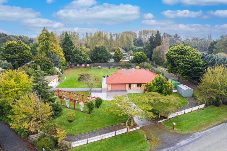 Photo of property in 20 Allin Drive, Waikuku Beach, 7402