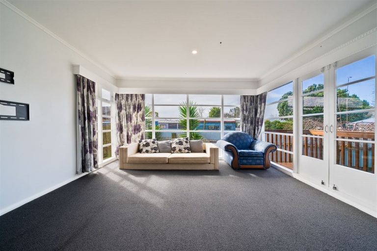 Photo of property in 30a Holland Street, Pukekohe, 2120