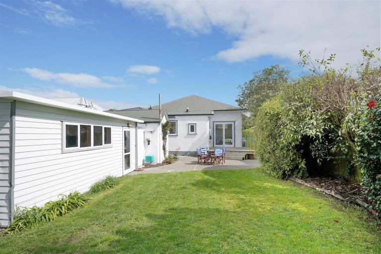 Photo of property in 46 Woodville Street, Edgeware, Christchurch, 8013
