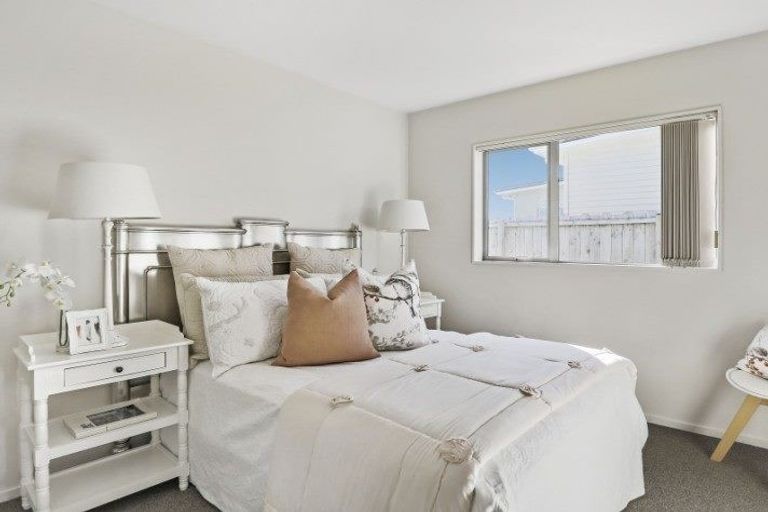 Photo of property in 36 Popokatea Drive, Takanini, 2112