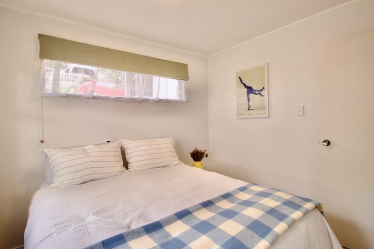 Photo of property in 130 Canongate Street, Birkdale, Auckland, 0626