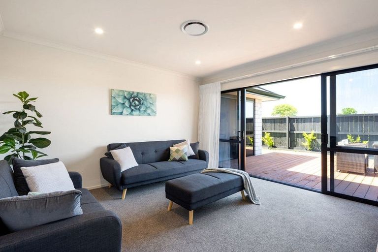 Photo of property in 44 Norfolk Drive, Cambridge, 3434