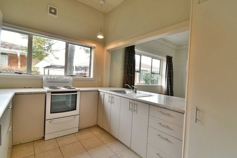 Photo of property in 64 Hargest Crescent, Saint Kilda, Dunedin, 9012