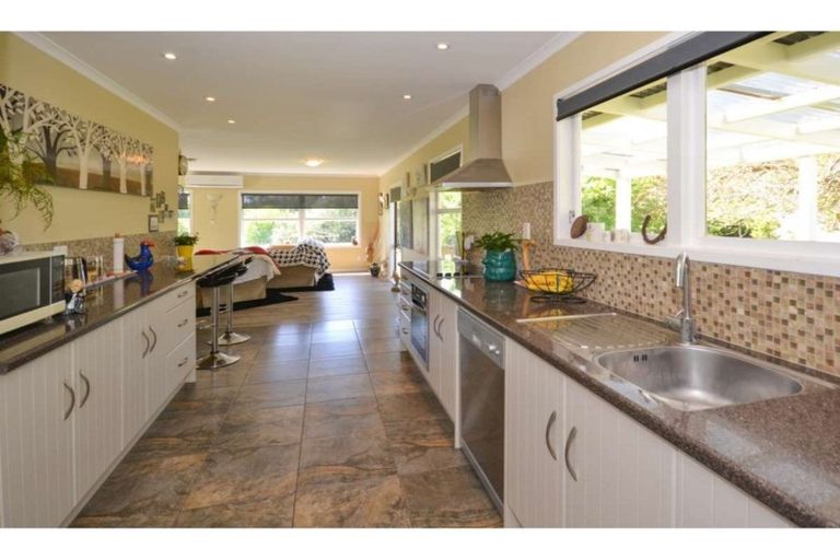 Photo of property in 66 Wiroa Road, Kerikeri, 0293