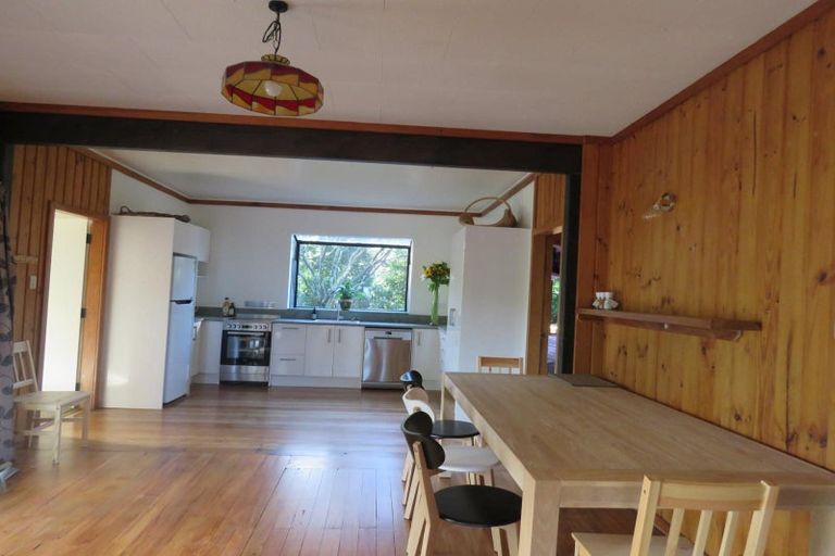 Photo of property in 397 Motutara Road, Muriwai, 0881