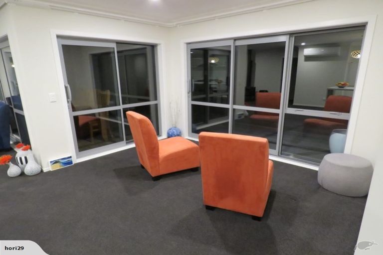 Photo of property in 100 Pohutukawa Drive, Levin, 5571
