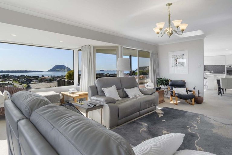 Photo of property in 18 Hinewa Road, Otumoetai, Tauranga, 3110