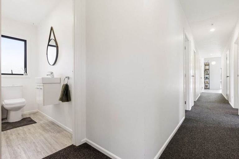 Photo of property in 92 Lisland Drive, Kinloch, Taupo, 3377