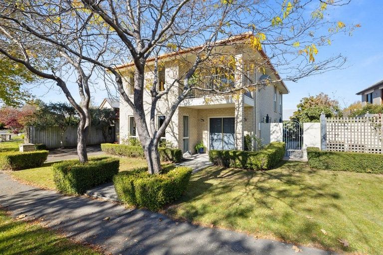 Photo of property in 54 Willowview Drive, Redwood, Christchurch, 8051
