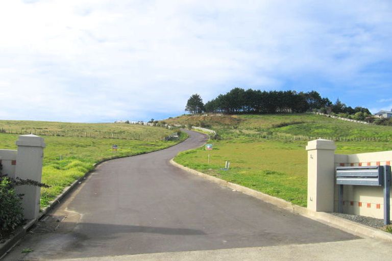 Photo of property in 18 Kinmont Rise, East Tamaki Heights, Auckland, 2016