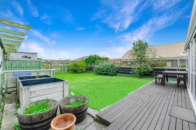 Photo of property in 20 Ngapotiki Street, Paraparaumu Beach, Paraparaumu, 5032