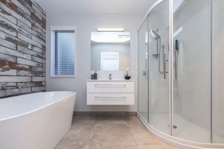 Photo of property in 16 Glen Rosa Lane, Broomfield, Christchurch, 8042