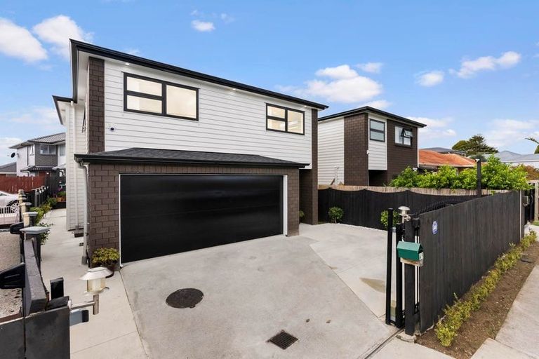 Photo of property in 49 Buckingham Crescent, Papatoetoe, Auckland, 2025