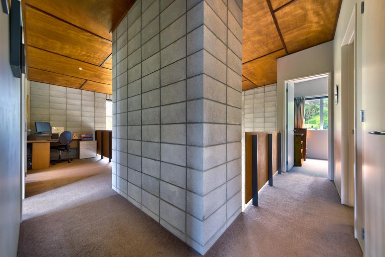 Photo of property in 21 Chamari Close, Titirangi, Auckland, 0604