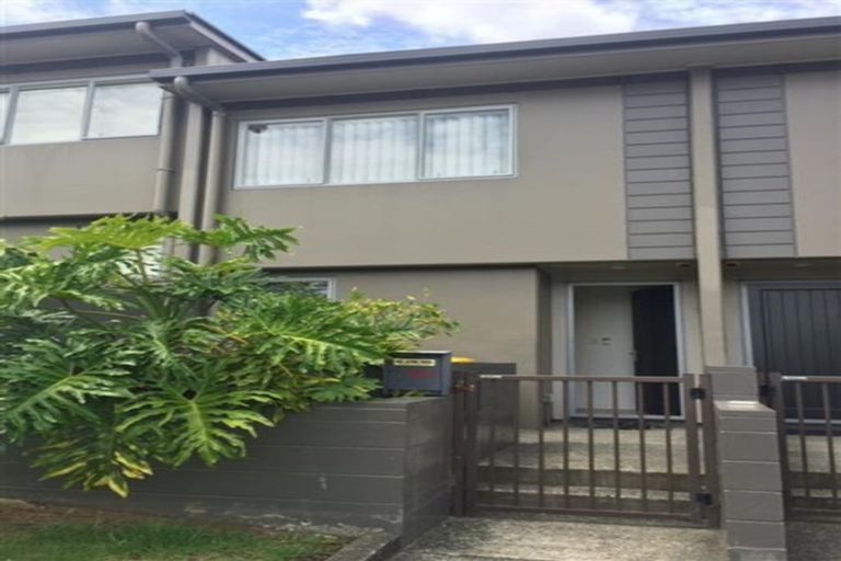 Photo of property in 13/1 Gracechurch Drive, Flat Bush, Auckland, 2016