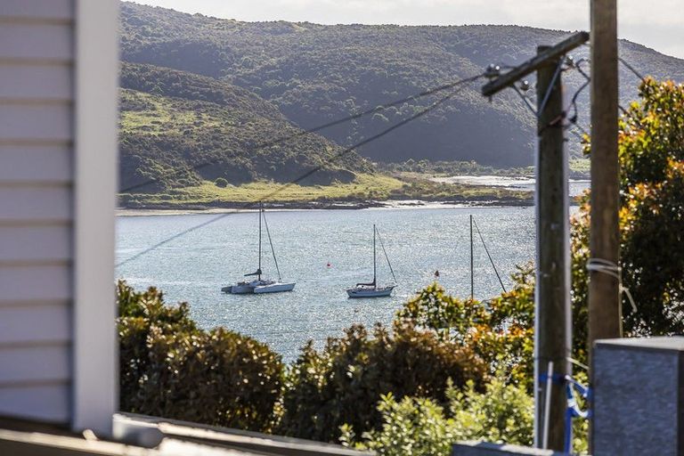 Photo of property in 8 Kiriwai Road, Paremata, Porirua, 5024