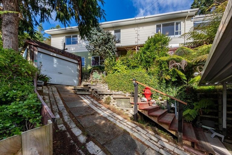 Photo of property in 31 Fraser Street, Wainuiomata, Lower Hutt, 5014