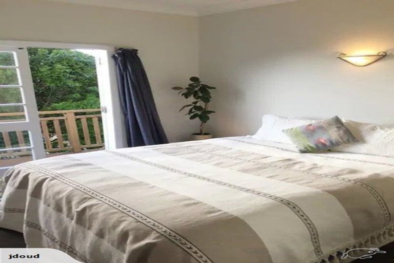 Photo of property in 5 Thorby Street, Northland, Wellington, 6012