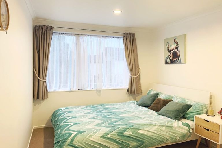 Photo of property in 49 The Track, Takanini, 2112