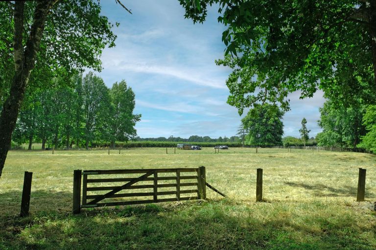 Photo of property in 64 Peacockes Lane, Peacocke, Hamilton, 3282