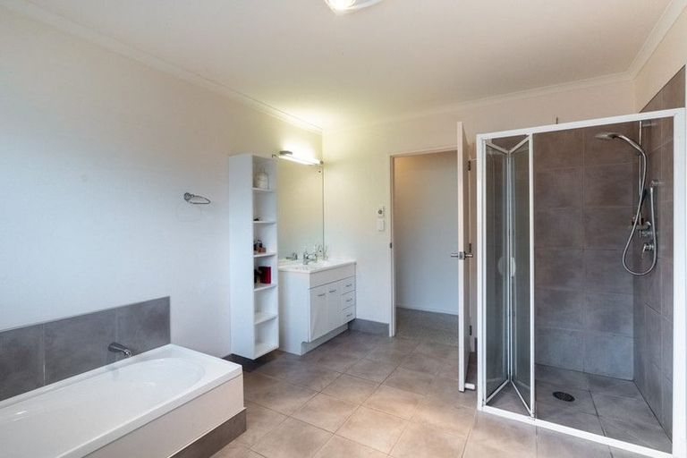 Photo of property in 83 Roberts Line, Kelvin Grove, Palmerston North, 4414