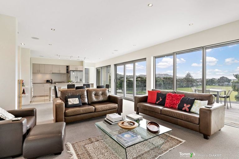 Photo of property in 61 Burnham Street, Seatoun, Wellington, 6022