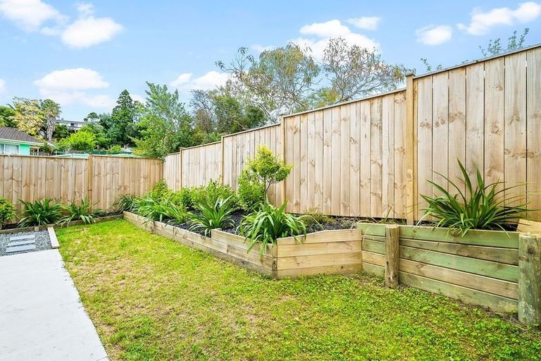 Photo of property in 66c Donovan Avenue, Massey, Auckland, 0614