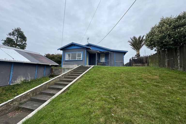 Photo of property in 3 Taupata Street, Castlecliff, Whanganui, 4501