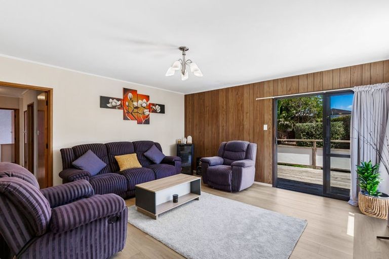 Photo of property in 114a Mcleod Road, Te Atatu South, Auckland, 0610