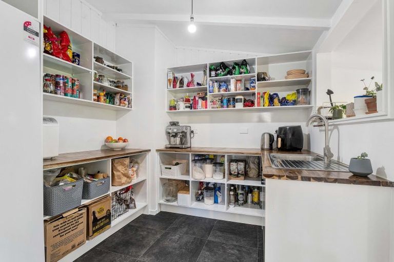 Photo of property in 62d Poplar Grove, Whalers Gate, New Plymouth, 4310