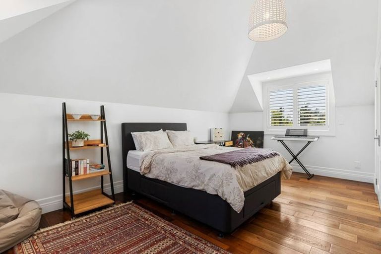 Photo of property in 21 Norwood Road, Bayswater, Auckland, 0622