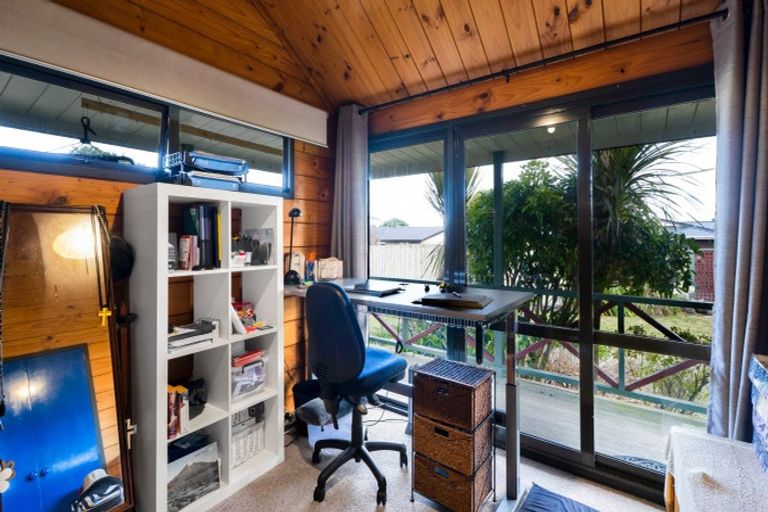 Photo of property in 8 Pohutukawa Drive, Opunake, 4616