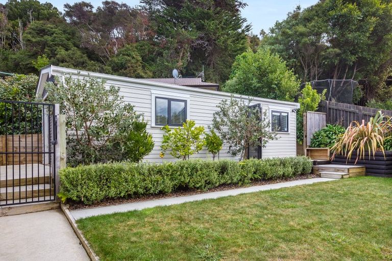 Photo of property in 19 Seagull Place, Whitby, Porirua, 5024