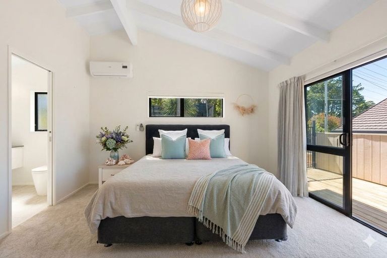 Photo of property in 113 Vipond Road, Stanmore Bay, Whangaparaoa, 0932