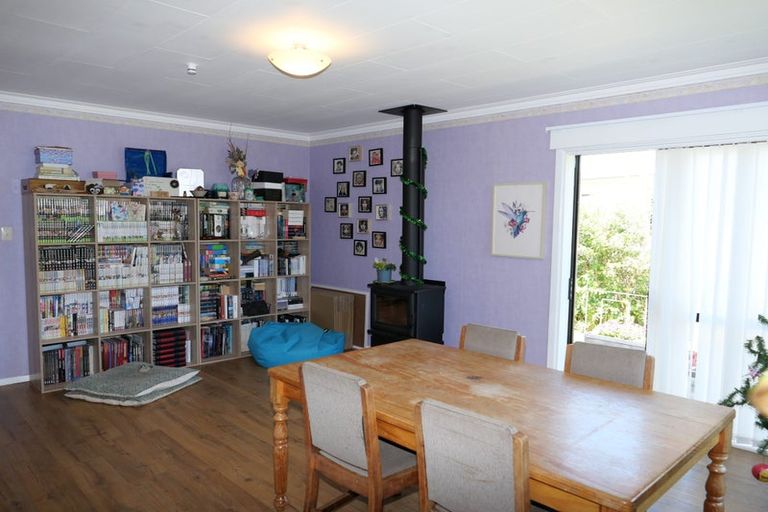 Photo of property in 46 Kaitawa Crescent, Paraparaumu, 5032