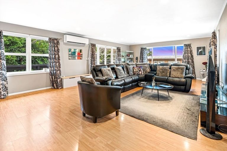 Photo of property in 36 Hartley Terrace, Massey, Auckland, 0614