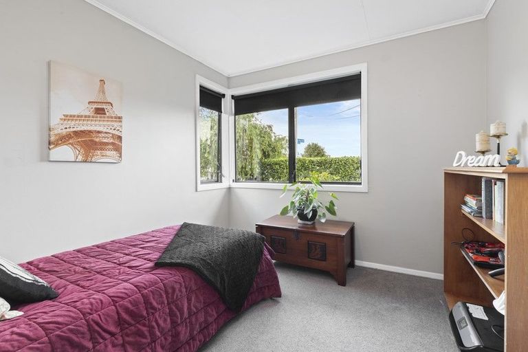 Photo of property in 16 Stonehurst Avenue, Waiuku, 2123