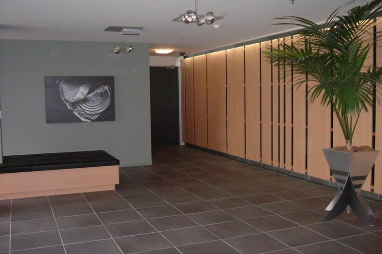 Photo of property in Montreaux Apartments, 4a/164 The Terrace, Wellington Central, Wellington, 6011