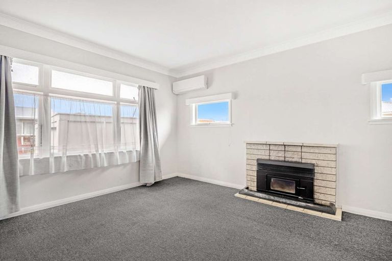 Photo of property in 104 Bartholomew Road, Levin, 5510