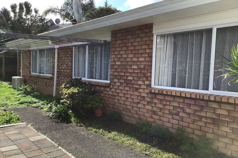 Photo of property in 11 Gloria Avenue, Te Atatu Peninsula, Auckland, 0610