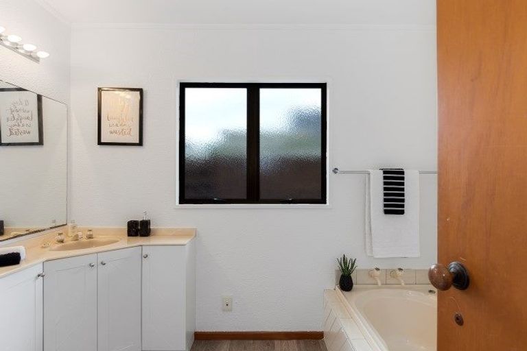 Photo of property in 3 Marwood Place, Mount Maunganui, 3116