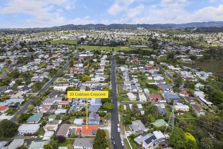 Photo of property in 33 Cobham Crescent, Kelston, Auckland, 0602