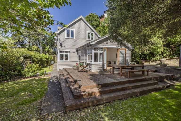 Photo of property in 57 Garden Road, Northland, Wellington, 6012