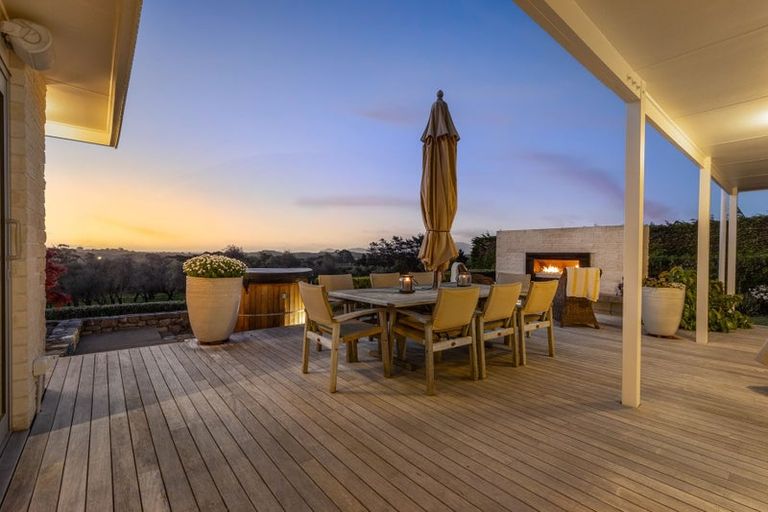 Photo of property in 86 Emerald Glen Road, Paekakariki, 5032