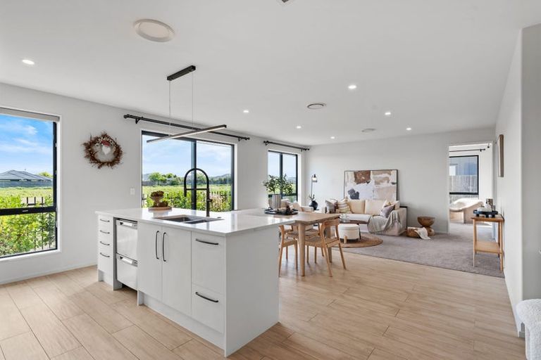 Photo of property in 48 Stationmasters Way, Prebbleton, 7604