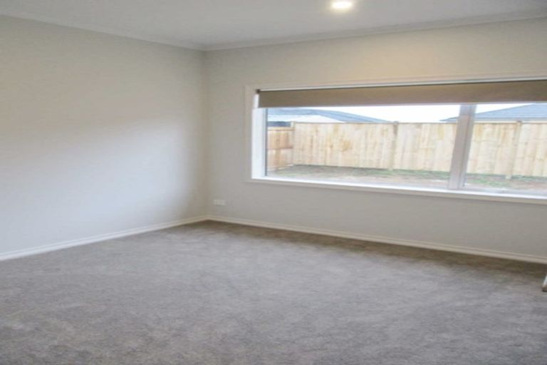 Photo of property in 12 Brumbie Way, Karaka, Papakura, 2113