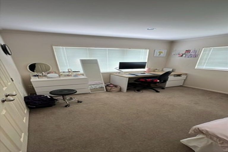 Photo of property in 8 Jomard Terrace, Northcross, Auckland, 0632