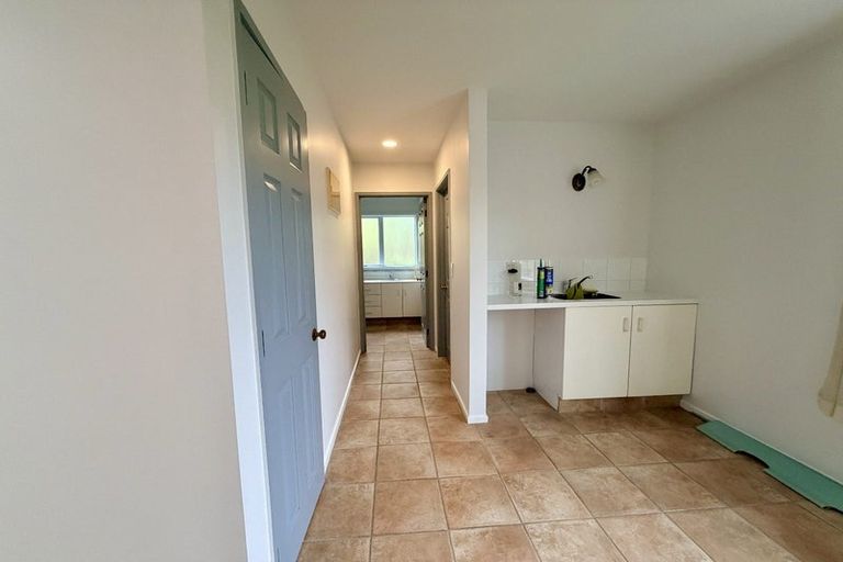 Photo of property in 2/30 Princes Street, Northcote Point, Auckland, 0627
