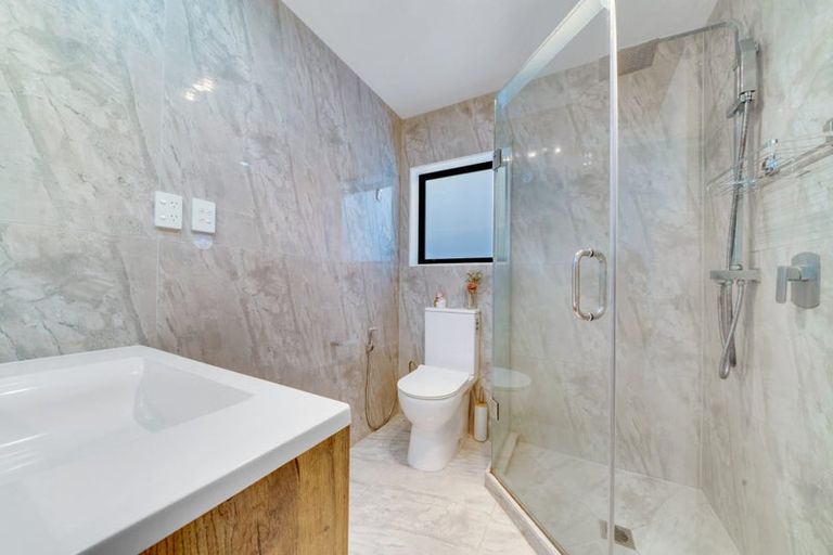 Photo of property in 2 Dewan Lane, Papatoetoe, Auckland, 2025