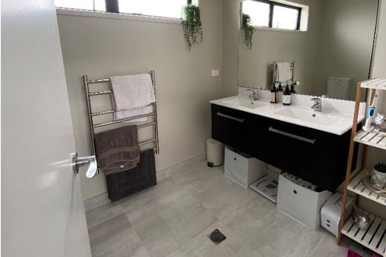 Photo of property in 2 Peihana Road, Hobsonville, Auckland, 0616